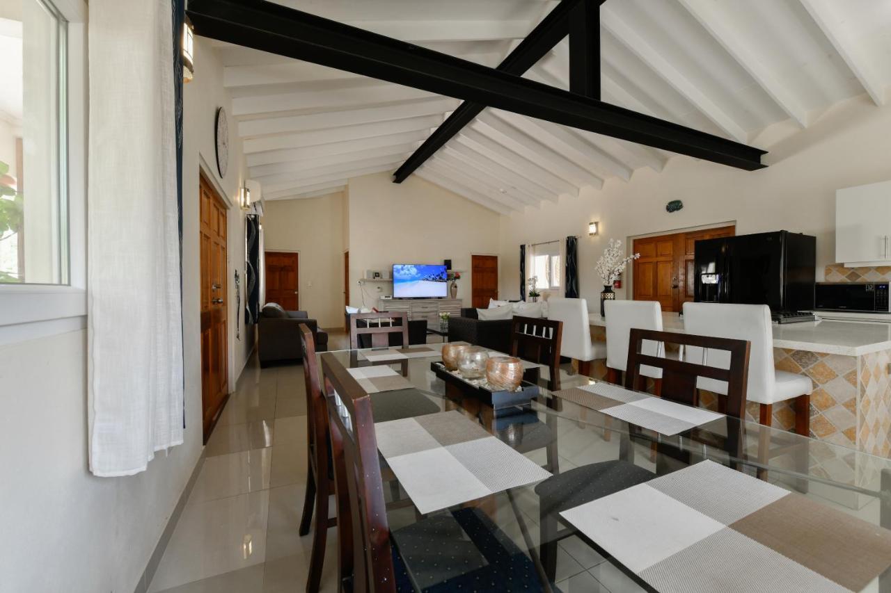 Villa Swiss Paradise With Private Pool Palm Beach ภายนอก รูปภาพ