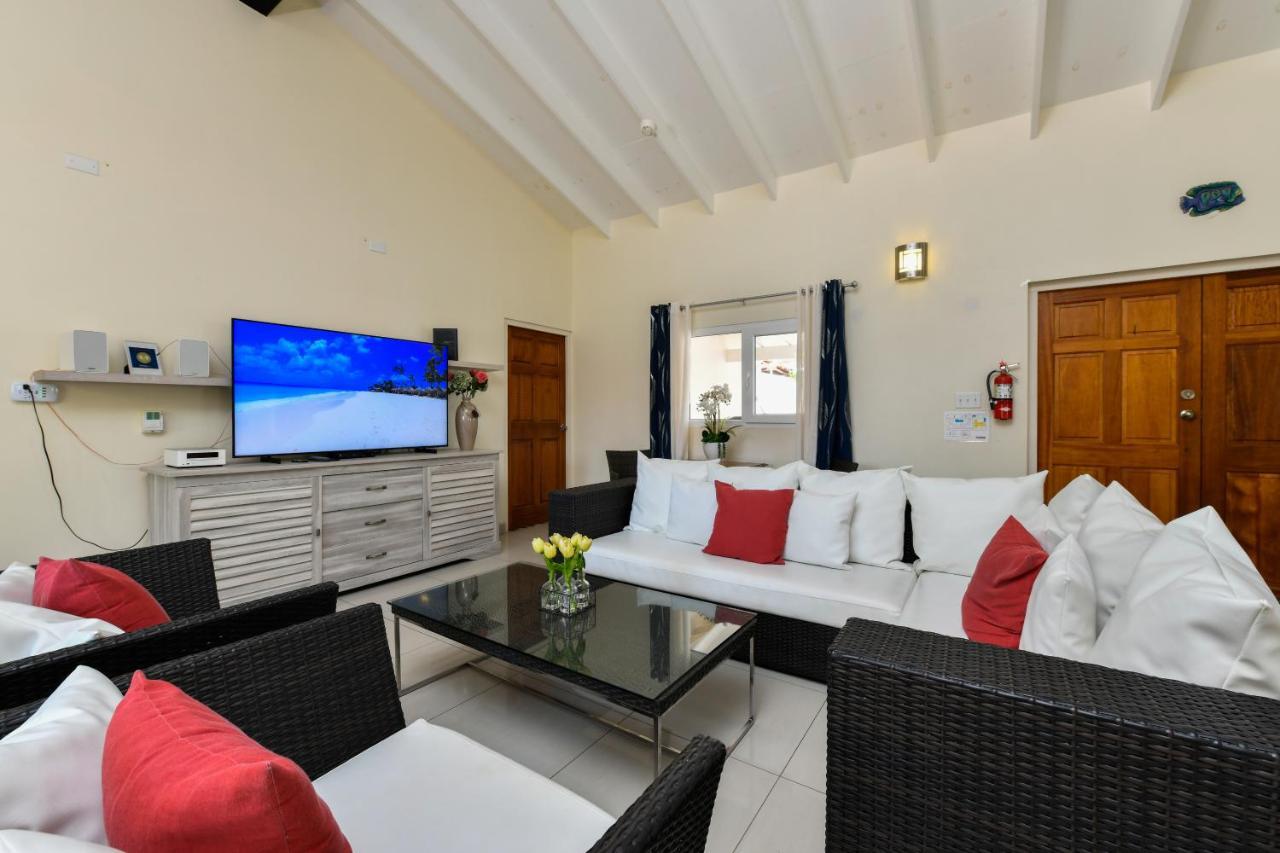 Villa Swiss Paradise With Private Pool Palm Beach ภายนอก รูปภาพ